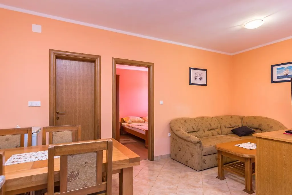 Apartments Villa Orange 0*, Medulin Croatia