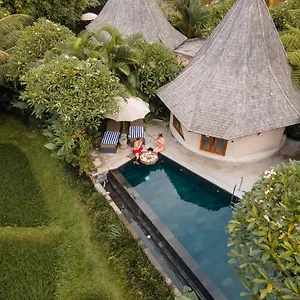 https://the-sender-pool-suites.ubudhotelsnow.com
